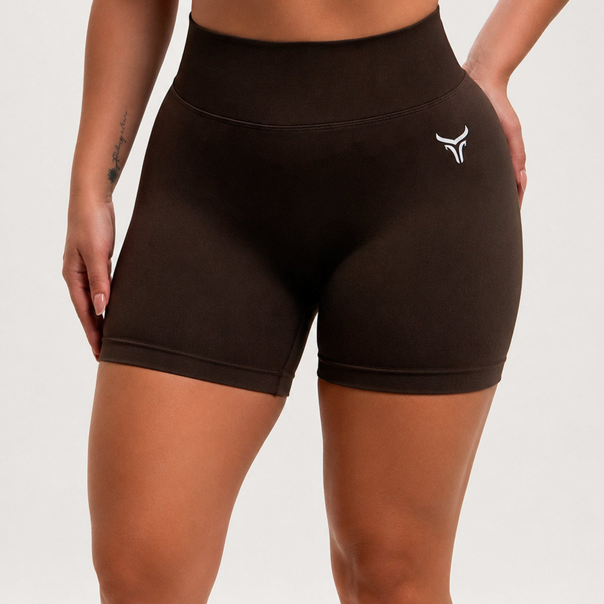 Conjunto Brave Espresso: top y shorts
